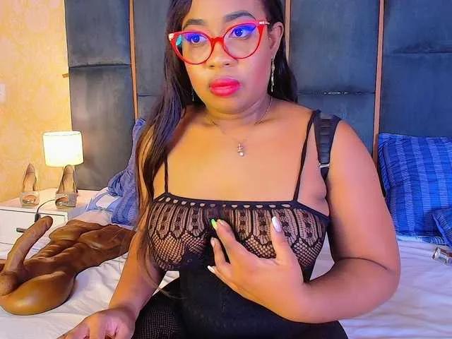 Freechat CaseyMoons on BongaCams