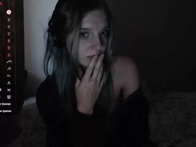 Freechat CatinMilkland on BongaCams