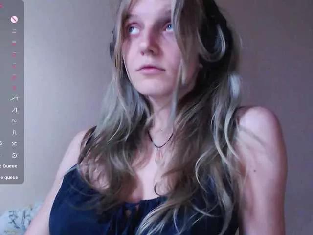 Freechat CatinMilkland on BongaCams