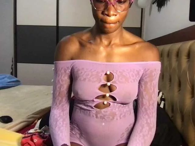 Offline chocopetite on BongaCams