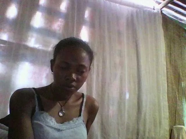 chrispriscilla on BongaCams