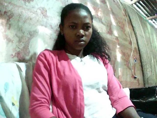 chrispriscilla on BongaCams