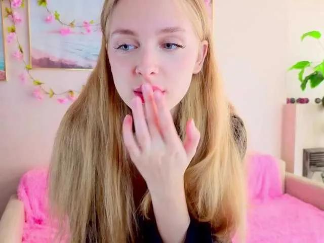 Freechat CrimsonAura on BongaCams