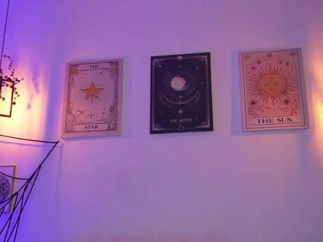 Freechat curlynatashaa on BongaCams