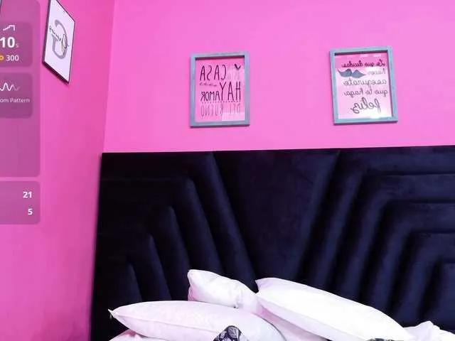 Offline daddysneakin on BongaCams