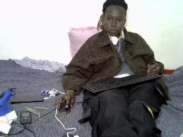 Offline Dammyyaro on BongaCams