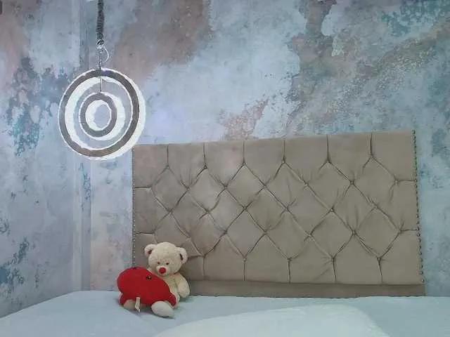 Offline deboraortiz on BongaCams