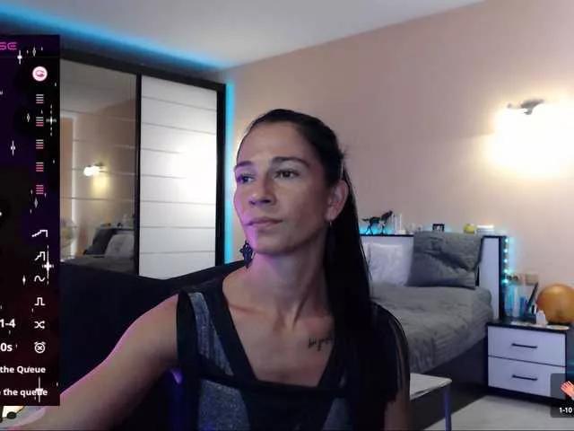 Offline DelicateKiss on BongaCams