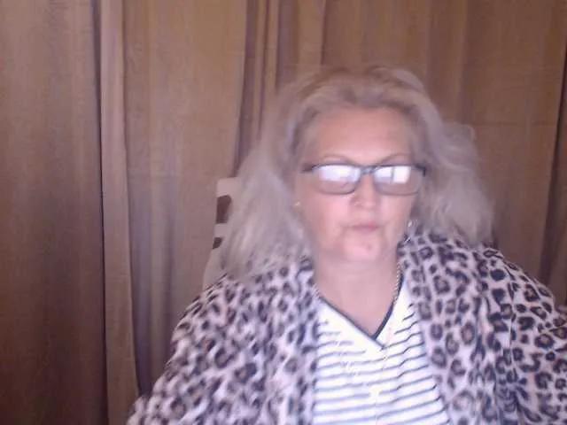 Offline DivineBlond on BongaCams