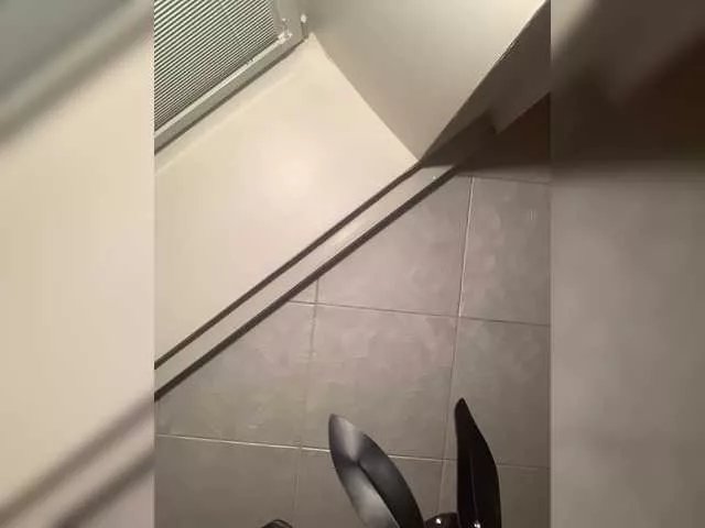 Offline DixonYSexy on BongaCams