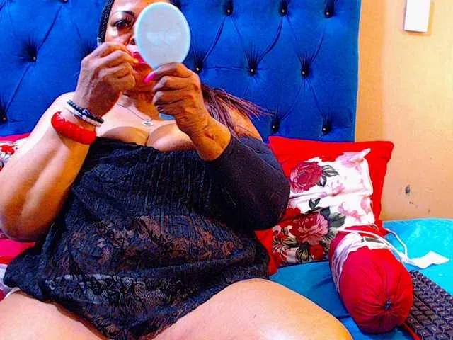 Freechat Ebonycandy10 on BongaCams