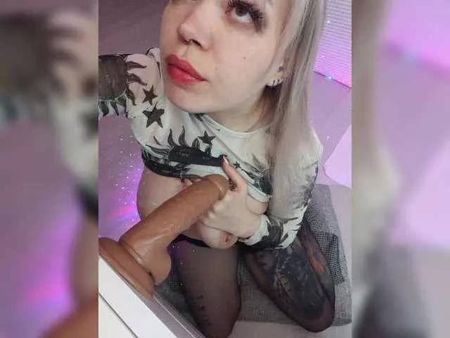 Offline elaizza on BongaCams