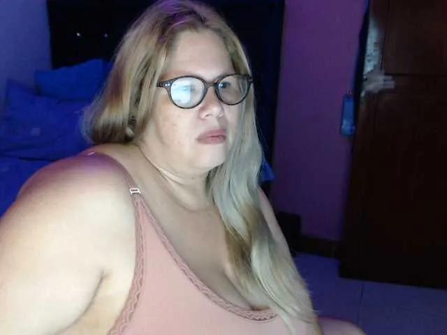 Freechat ElizabethTaylor8 on BongaCams