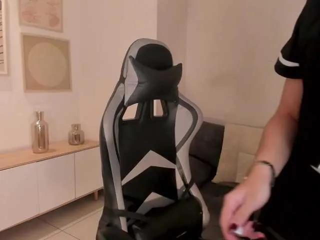 Offline EllaClark on BongaCams