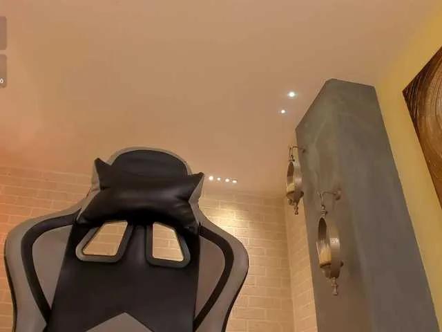 Offline EllaClark on BongaCams