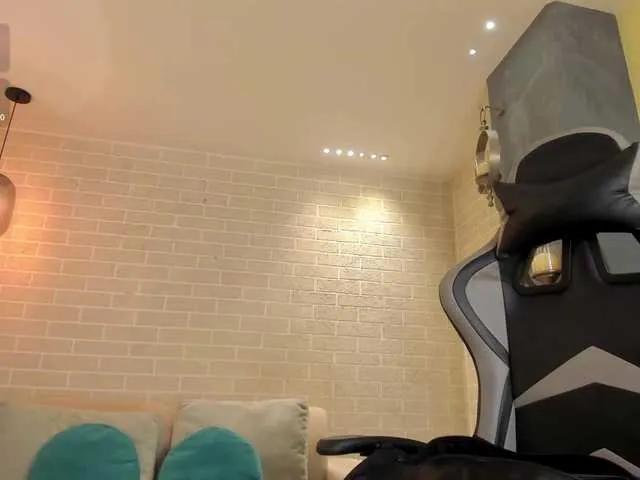 Offline EllaClark on BongaCams