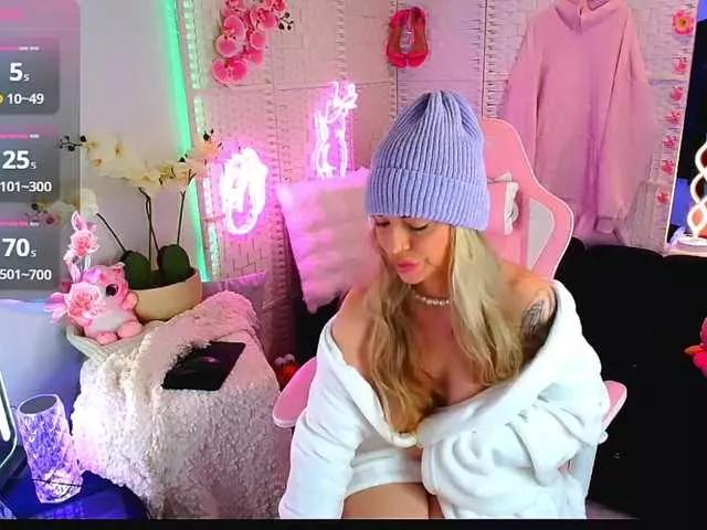 Offline EllieKarrX on BongaCams