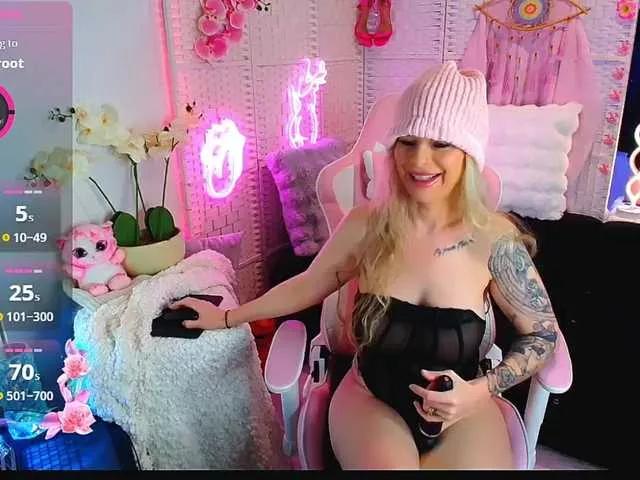 Offline EllieKarrX on BongaCams