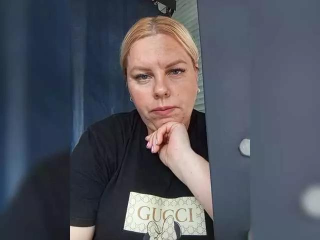 Freechat EVA2311 on BongaCams