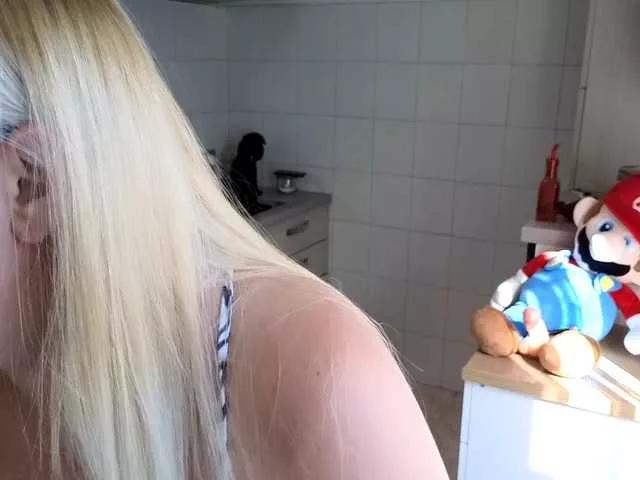 Offline Evalogan24 on BongaCams