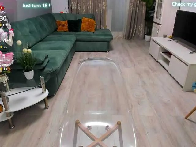 Freechat EveeEvian on BongaCams