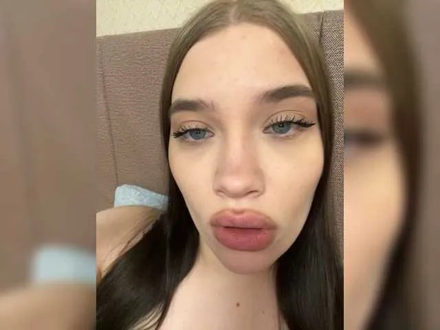 Glossmixdoll — Freechat on BongaCams