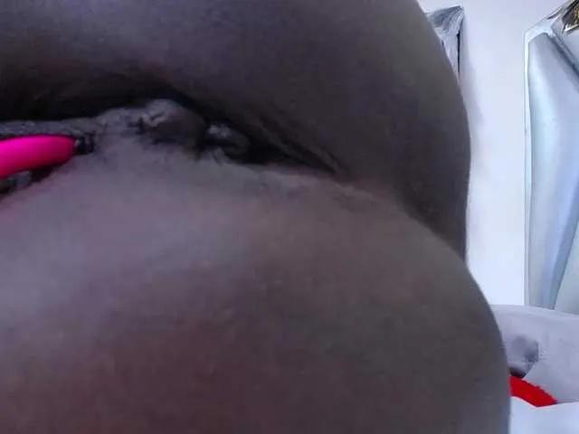 Offline goldenn-ass on BongaCams