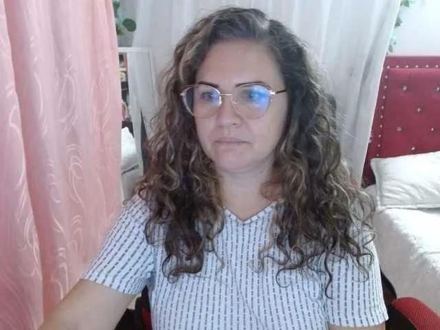 Freechat helenca1980 on BongaCams