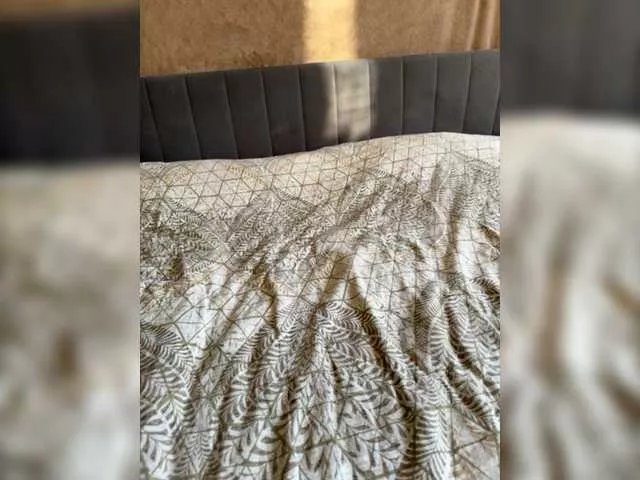 Offline helenmax2005 on BongaCams