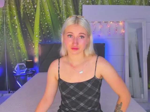 Offline HollyTaillor on BongaCams