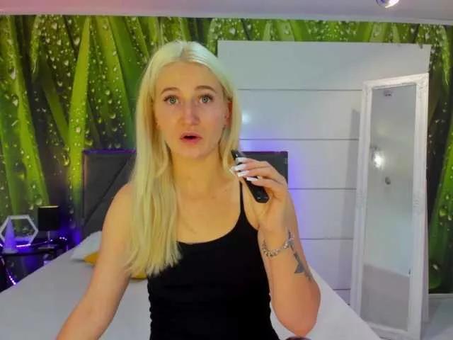 Offline HollyTaillor on BongaCams