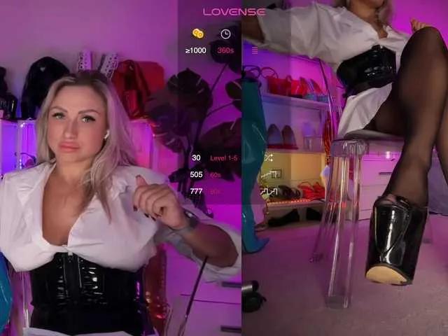 Freechat HomePussy1 on BongaCams