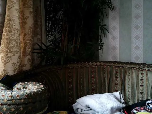 Honeykrisspussy — Hi boys , into private show i can do all your wishes . Pm 40 toc.                 To follow you 100 toc.       Custom video with boyfriend  5000 toc