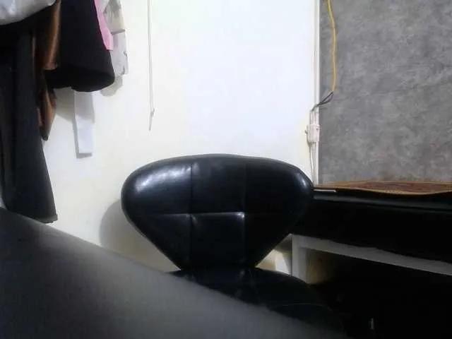 Offline HotQueen93 on BongaCams