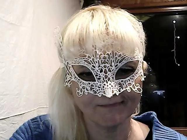 Freechat Iinna on BongaCams