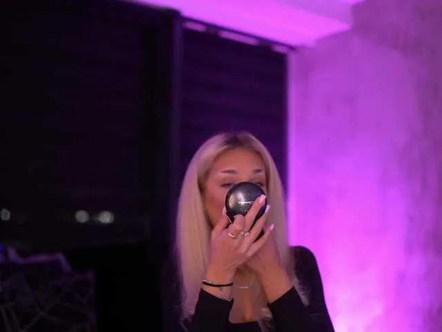 Offline IvyRowa on BongaCams