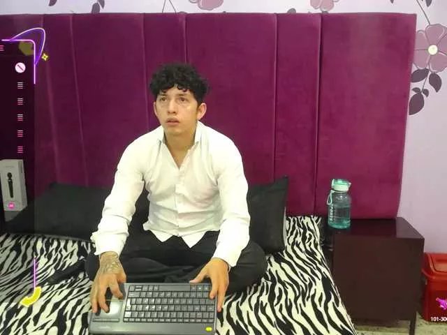 Offline JacksonnScarlett on BongaCams