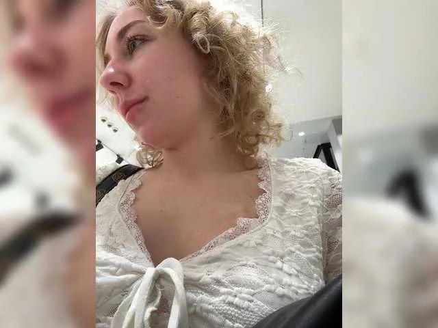 Freechat Janchi- on BongaCams