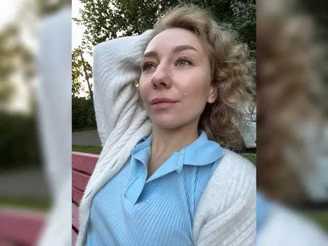 Freechat Janchi- on BongaCams