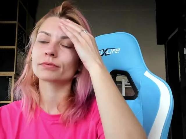 Freechat karo131324 on BongaCams