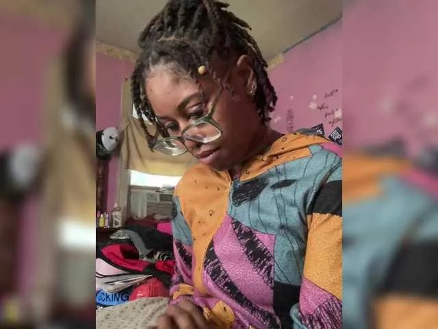 Offline Kiarichikito1 on BongaCams