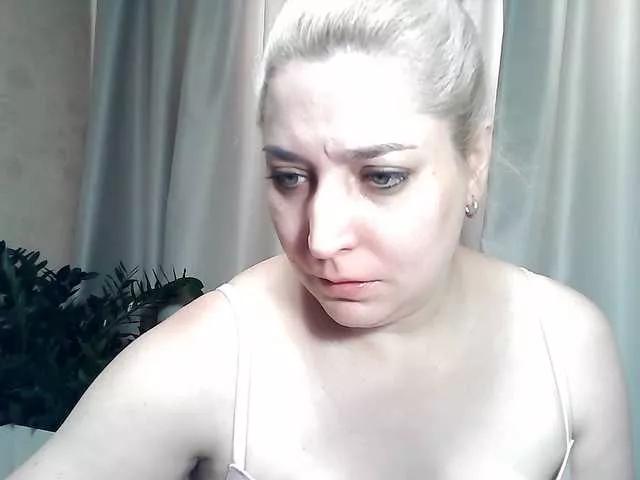 Offline KickaIricka on BongaCams