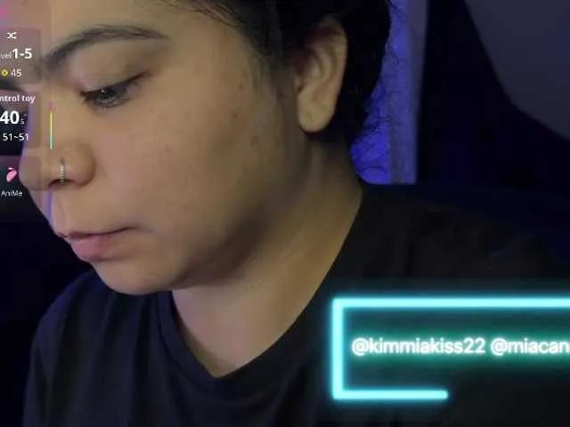 Offline Kimmiakiss22 on BongaCams