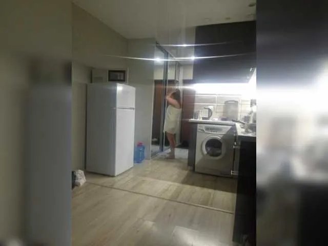 Offline Kira183 on BongaCams