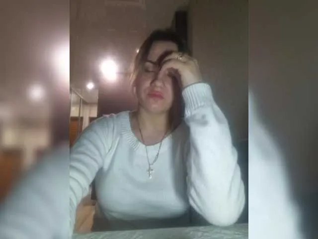 Offline Kira183 on BongaCams