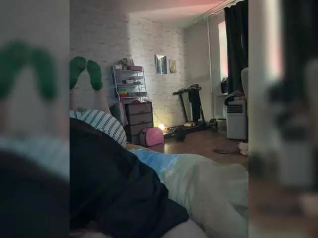 Offline L0lly-D0lly on BongaCams