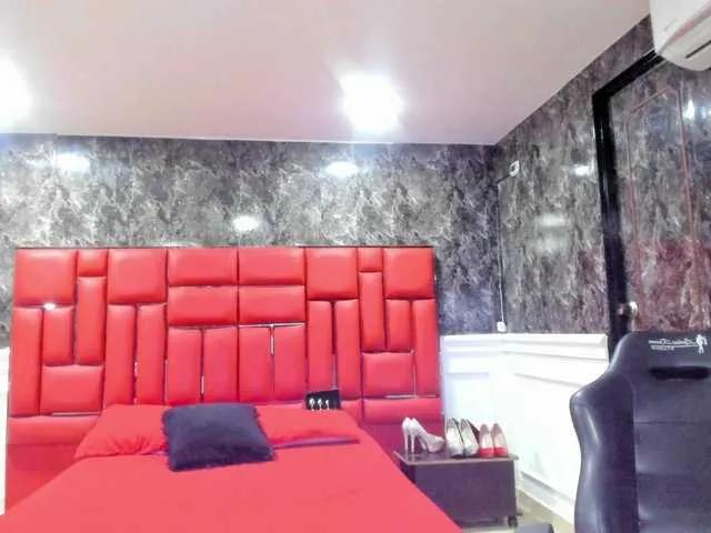 Offline Ladyxmilf on BongaCams