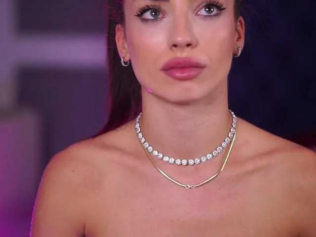 Offline LalaRoze on BongaCams