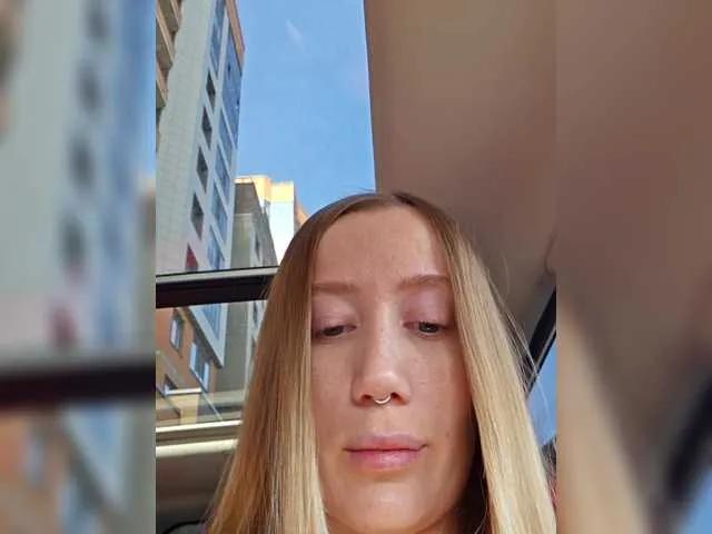 Offline lana-lana03 on BongaCams