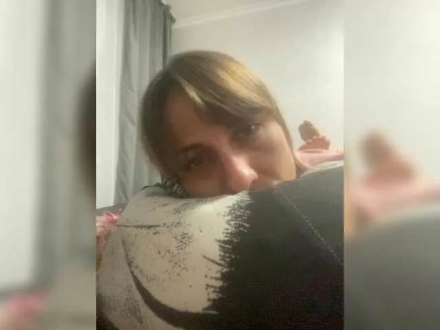 Offline Laroshka on BongaCams